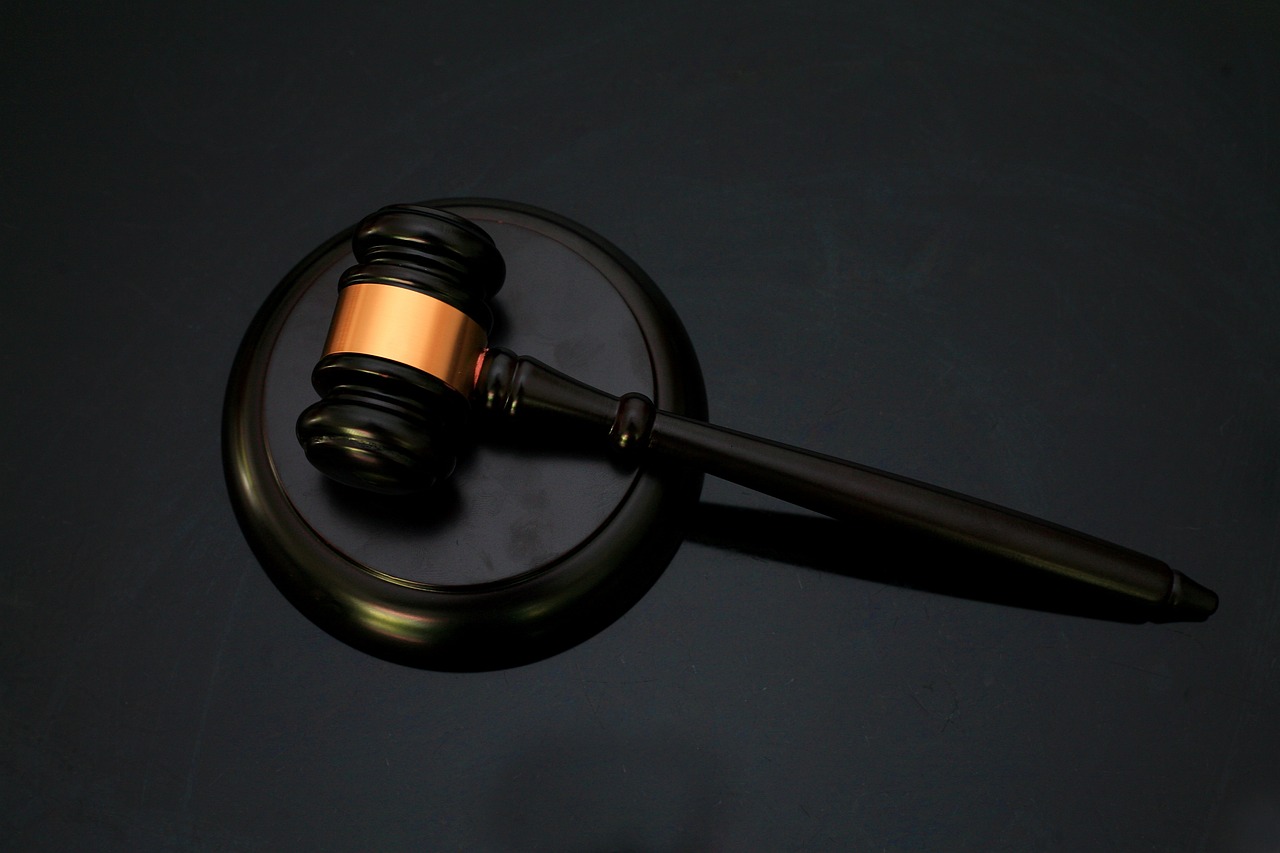 judgement-6722634_1280.jpg