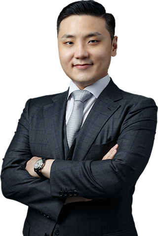 5. 김익환 대표변호사 허리.png